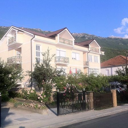 Guest House Lokoski Peštani Exteriér fotografie