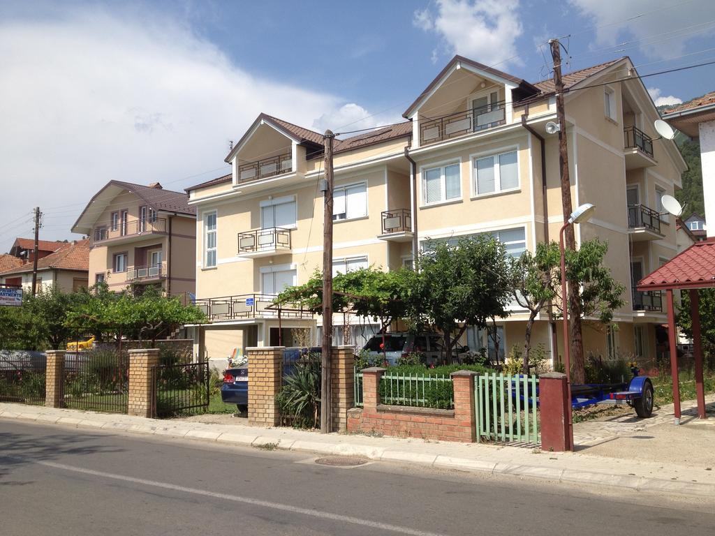 Guest House Lokoski Peštani Exteriér fotografie