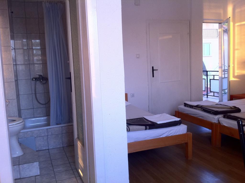 Guest House Lokoski Peštani Pokoj fotografie